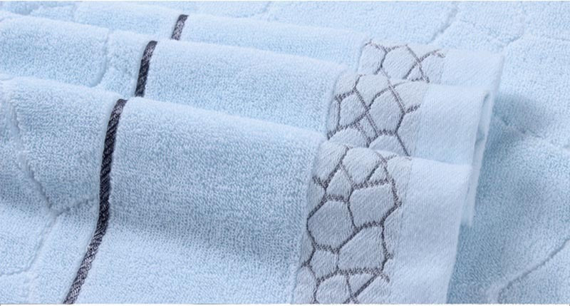 Soft Cotton Bath Towel – Absorbent & Gentle | Maia