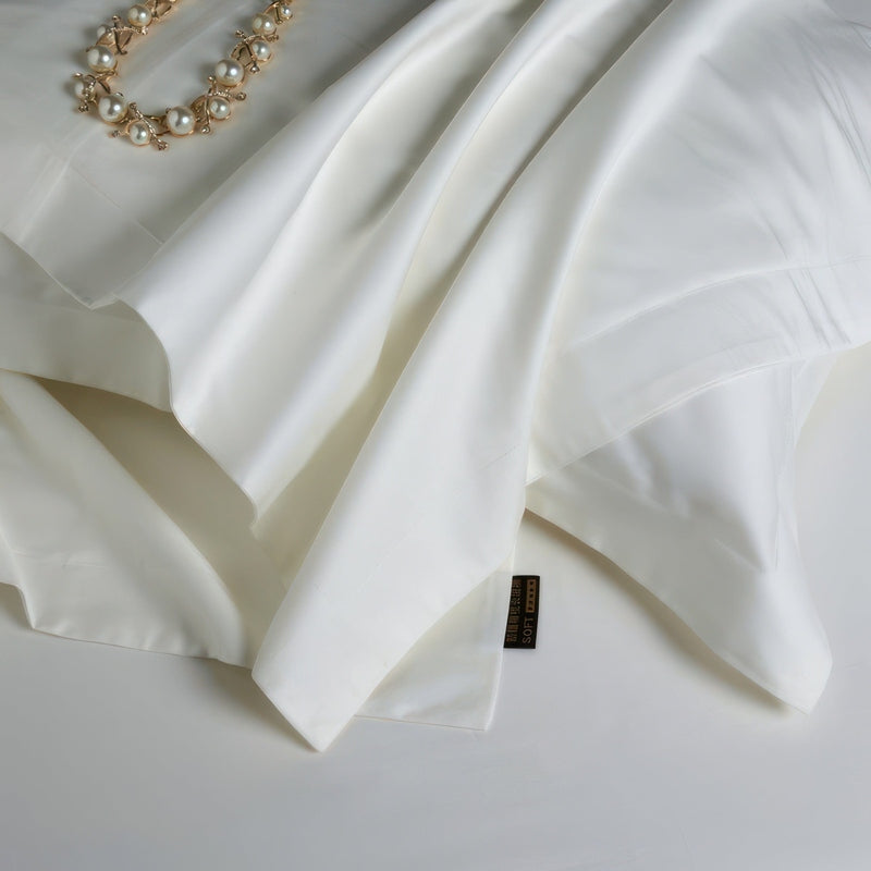 Minimalist White Bedding Set for Hotels, Guest Rooms & Homes | Dreamis