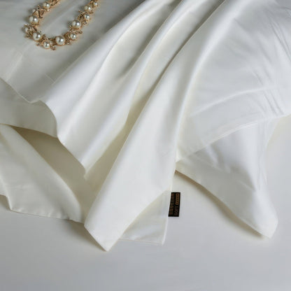 Minimalist White Bedding Set for Hotels, Guest Rooms & Homes | Dreamis